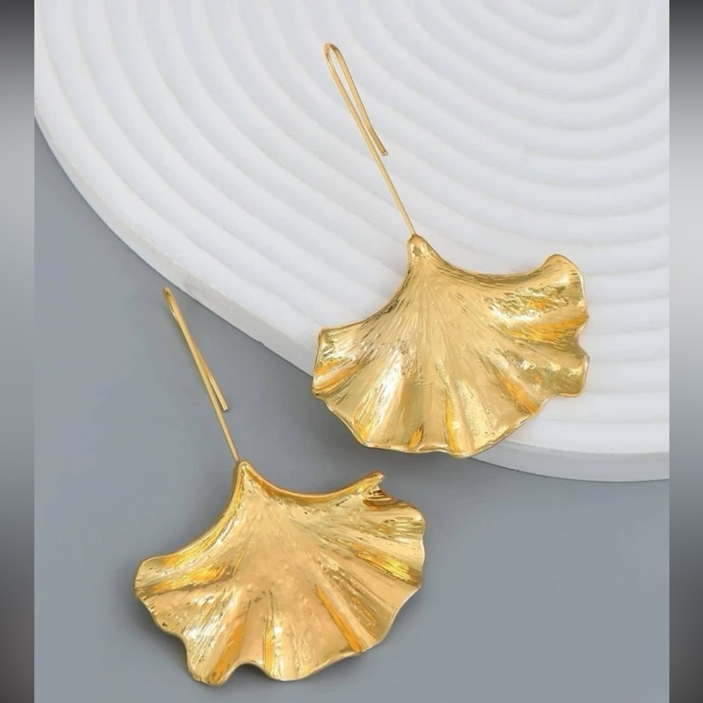 Zara Gingko leaf drop earring